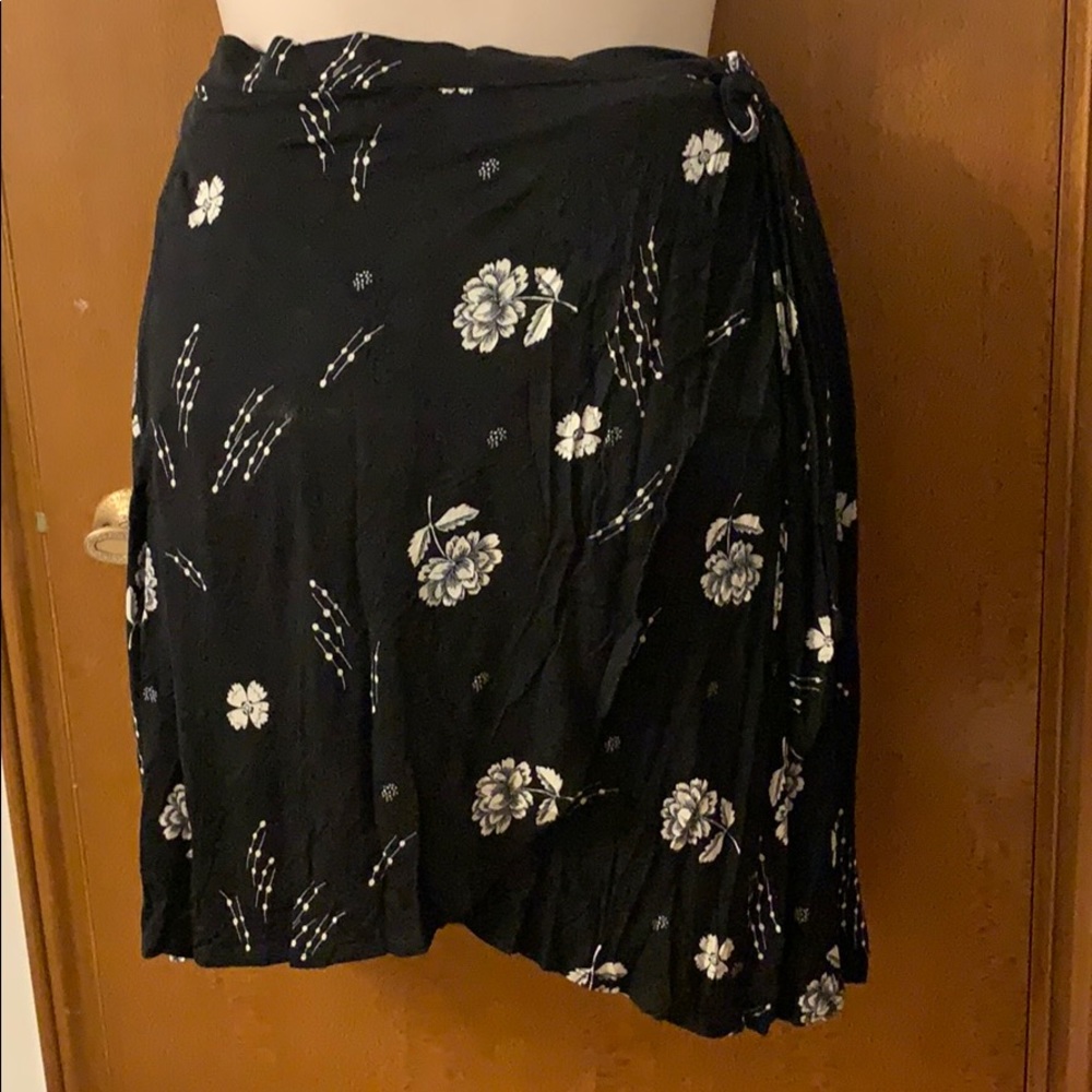 Plus size Black and white floral jersey wrap skirt